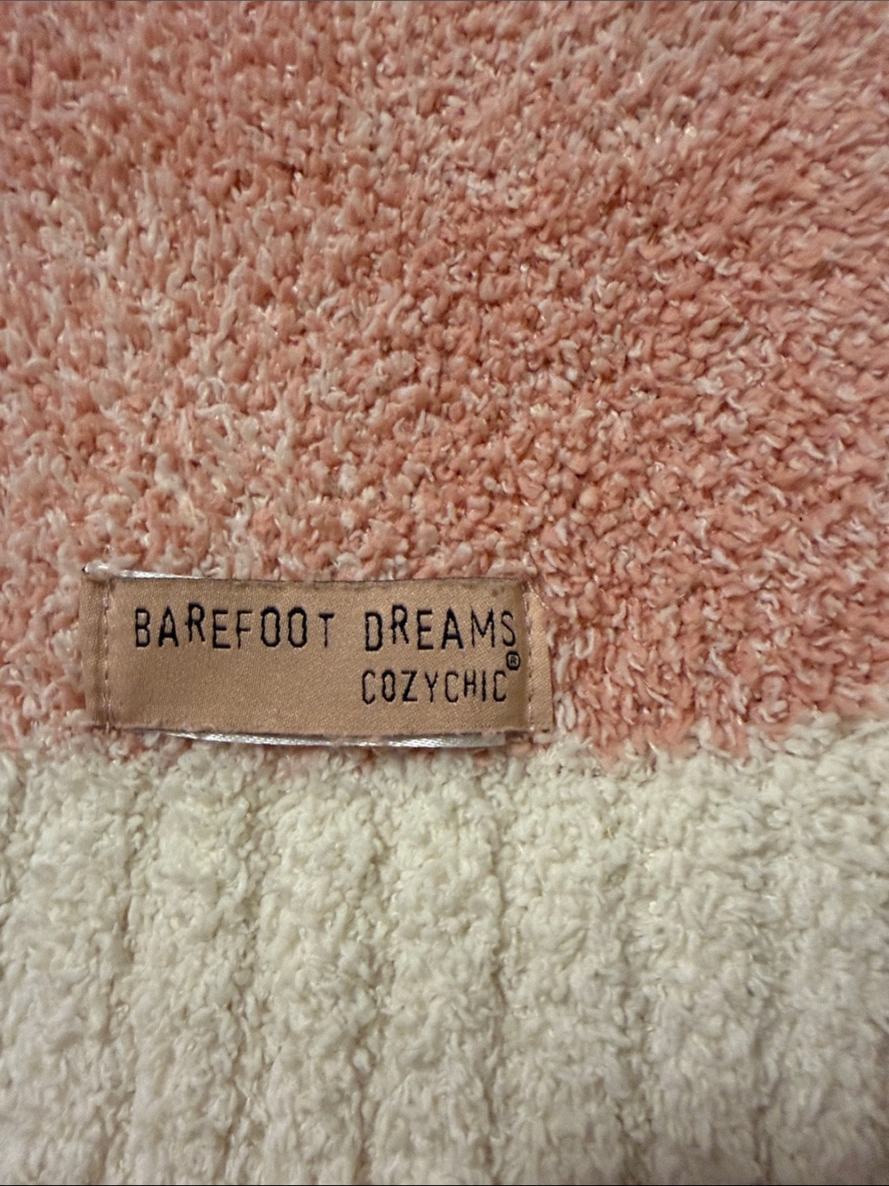 Checkerboard Knit throw blanket in Cream and Dusty Pink. - Picture 2 of 5
